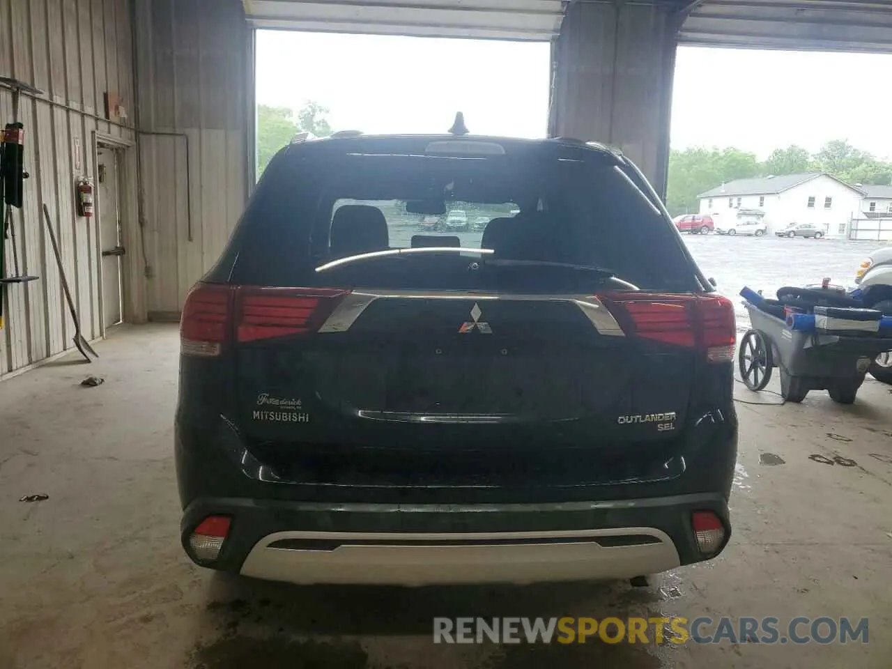6 Photograph of a damaged car JA4AZ3A34KJ001051 MITSUBISHI OUTLANDER 2019