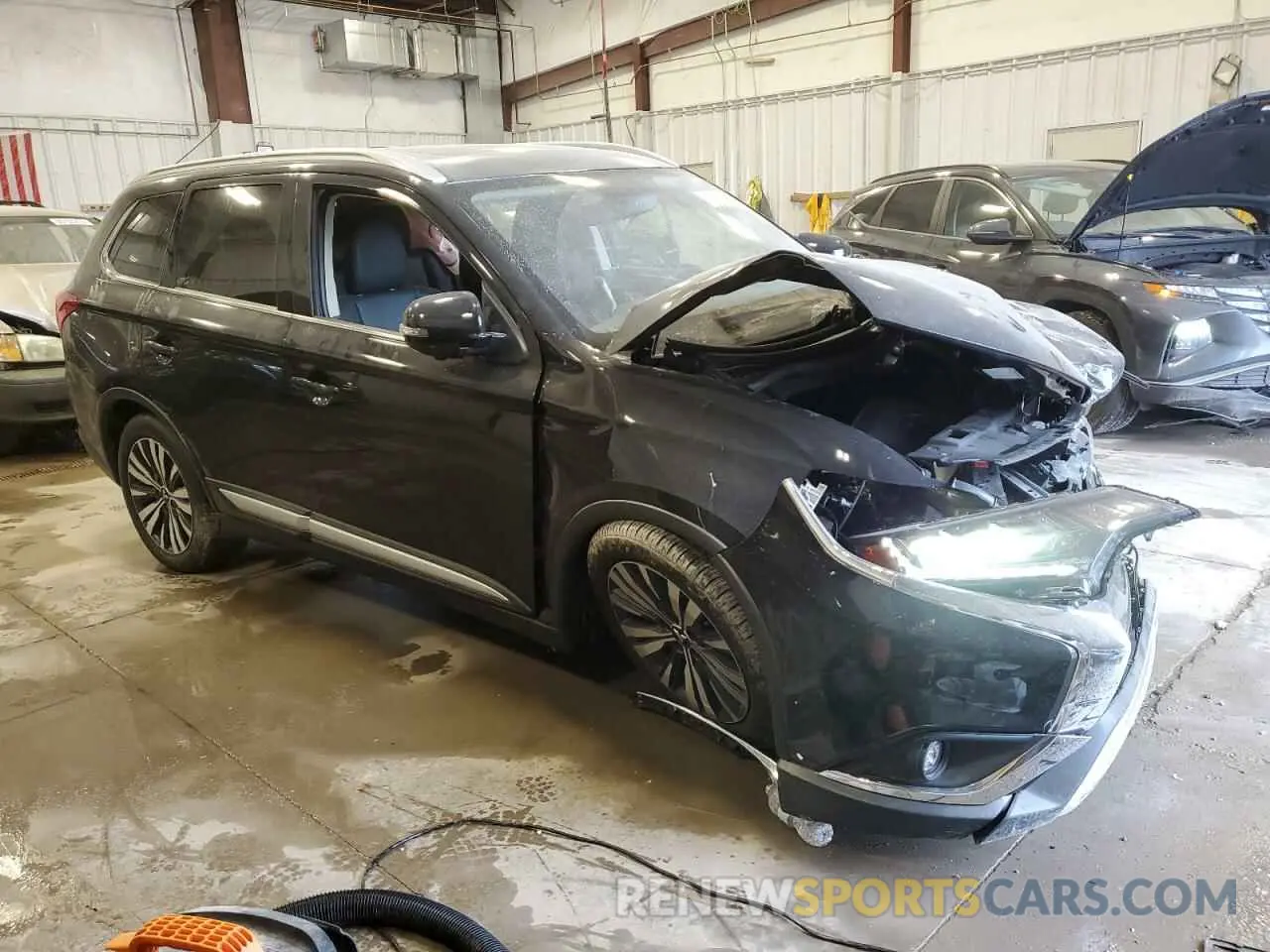 4 Photograph of a damaged car JA4AZ3A34KZ020846 MITSUBISHI OUTLANDER 2019