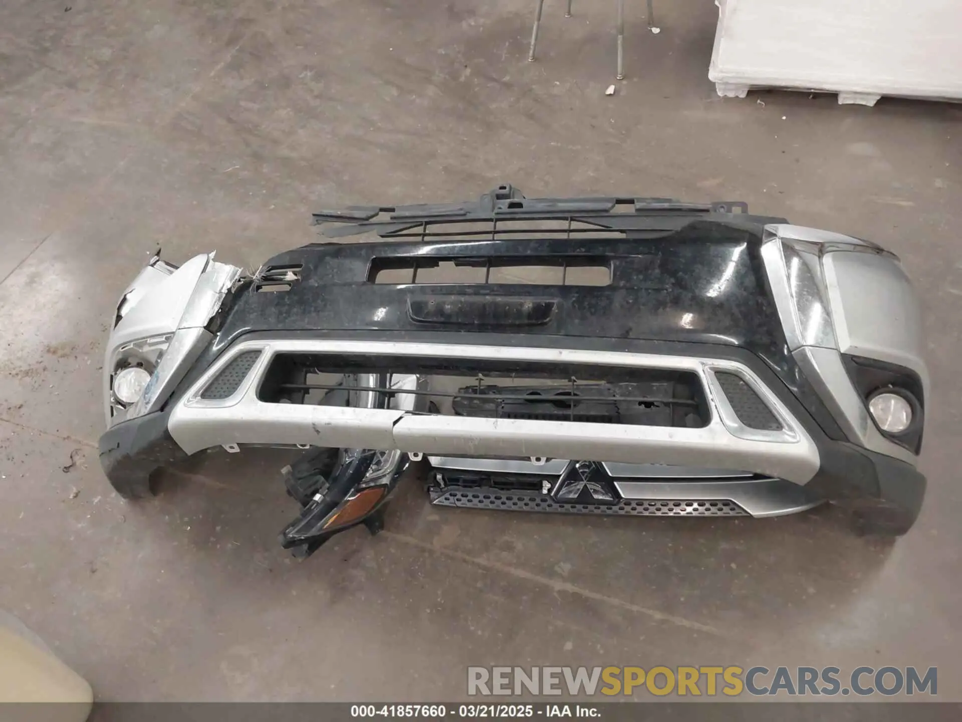 12 Photograph of a damaged car JA4AZ3A34KZ026887 MITSUBISHI OUTLANDER 2019