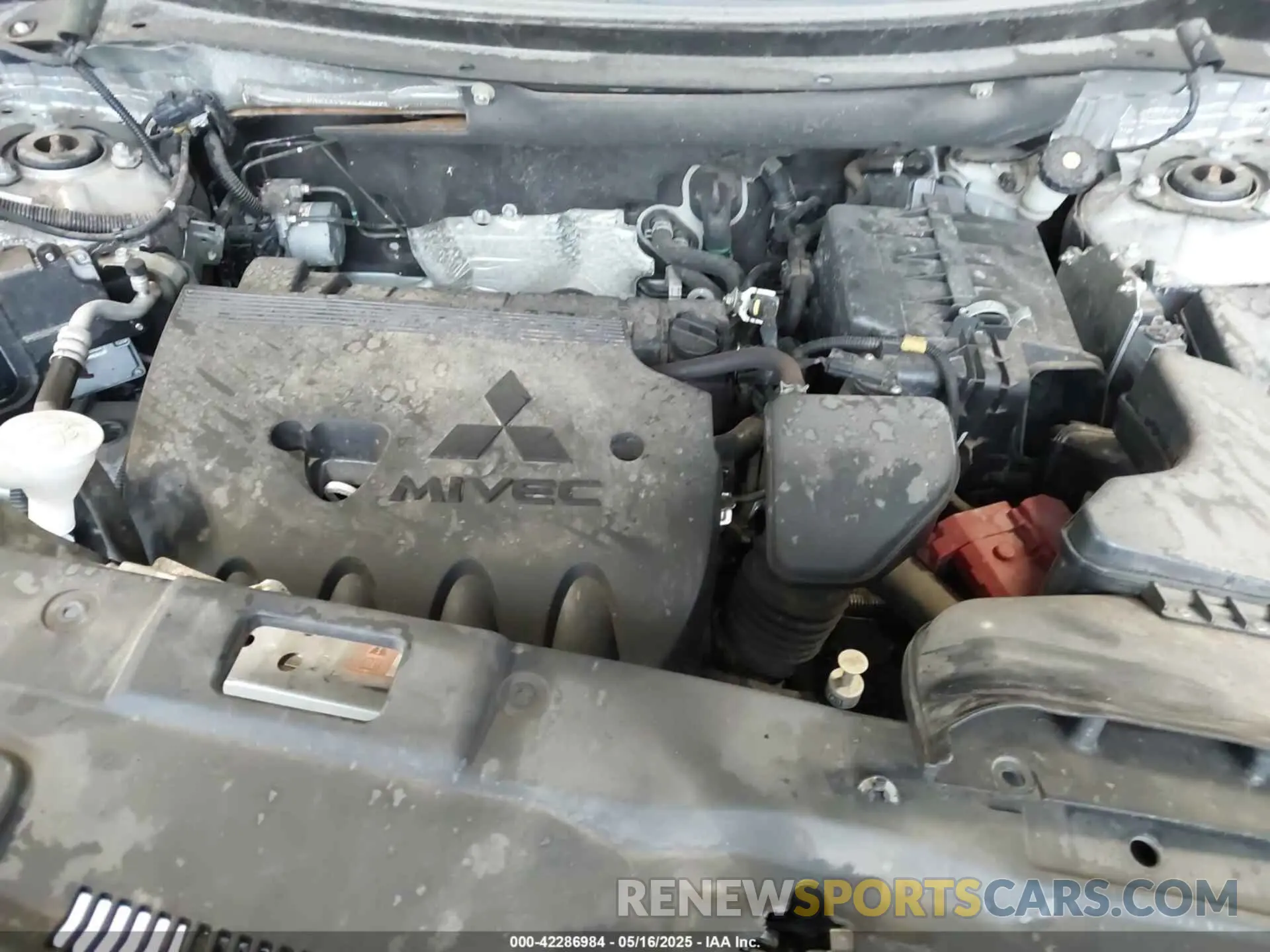 10 Photograph of a damaged car JA4AZ3A34KZ040160 MITSUBISHI OUTLANDER 2019