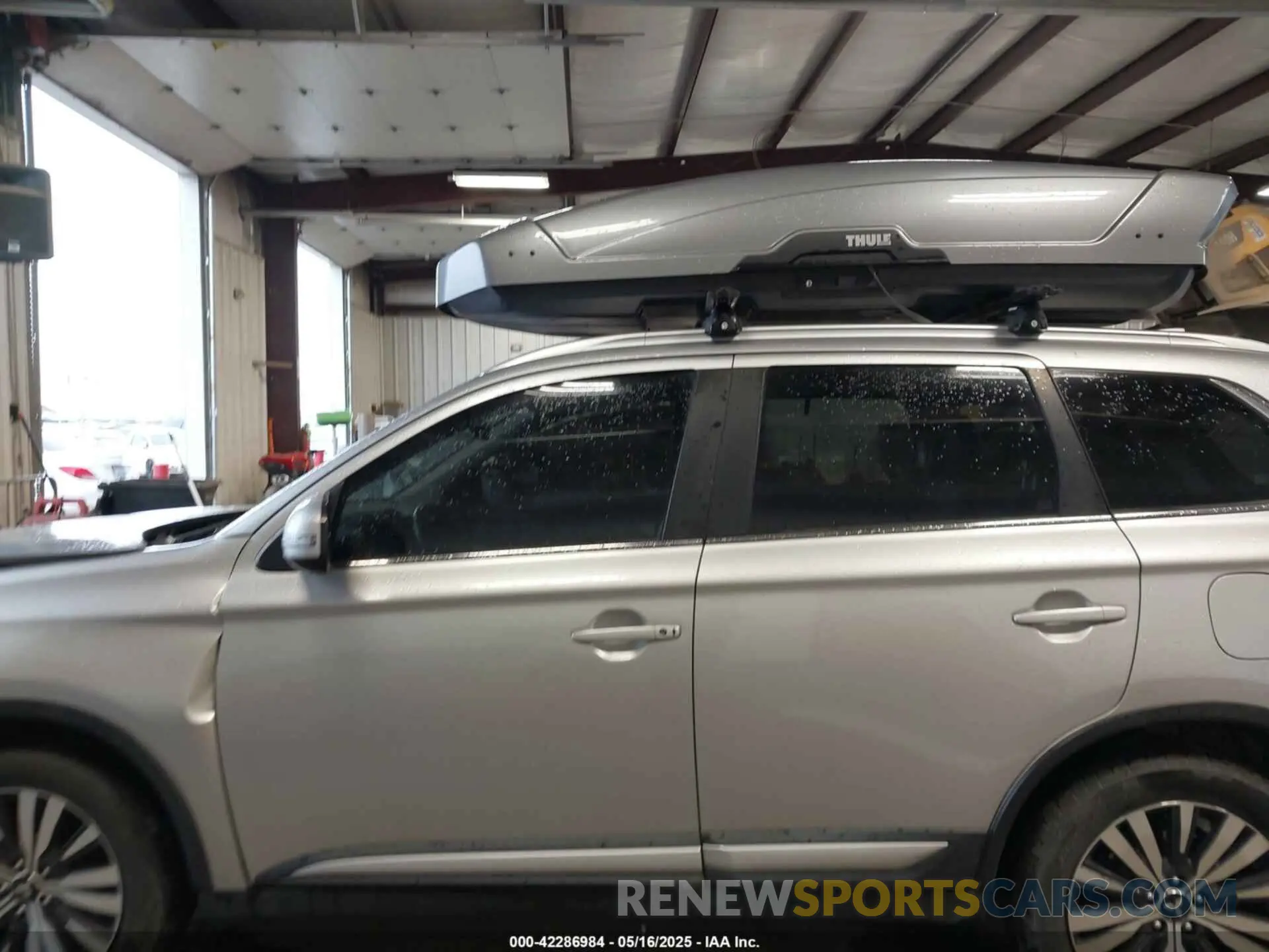 14 Photograph of a damaged car JA4AZ3A34KZ040160 MITSUBISHI OUTLANDER 2019
