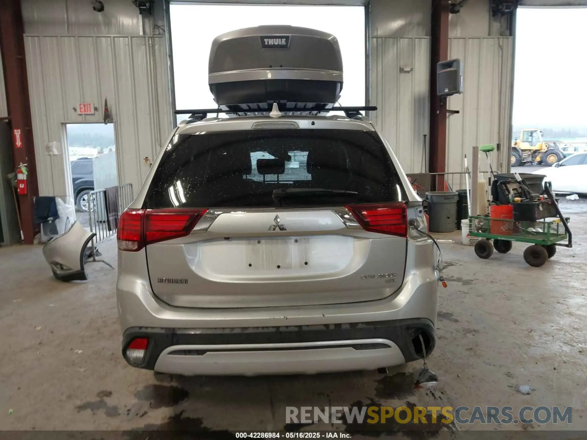 16 Photograph of a damaged car JA4AZ3A34KZ040160 MITSUBISHI OUTLANDER 2019