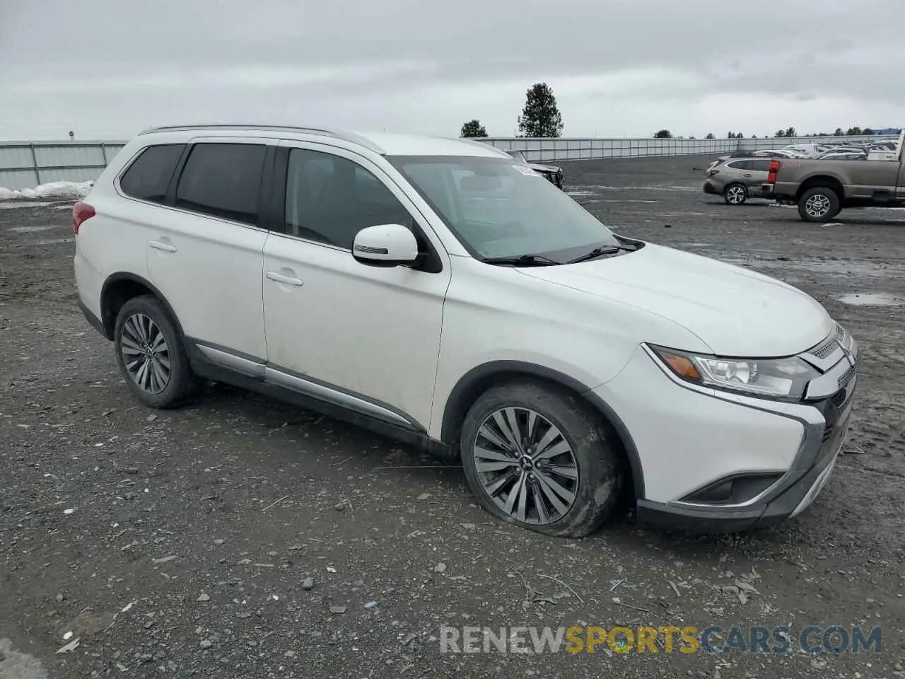 4 Photograph of a damaged car JA4AZ3A34KZ040272 MITSUBISHI OUTLANDER 2019