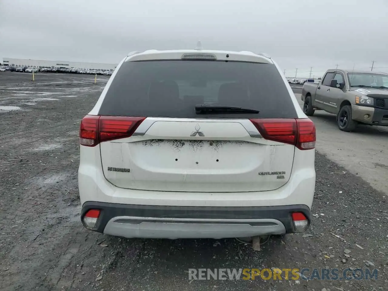6 Photograph of a damaged car JA4AZ3A34KZ040272 MITSUBISHI OUTLANDER 2019
