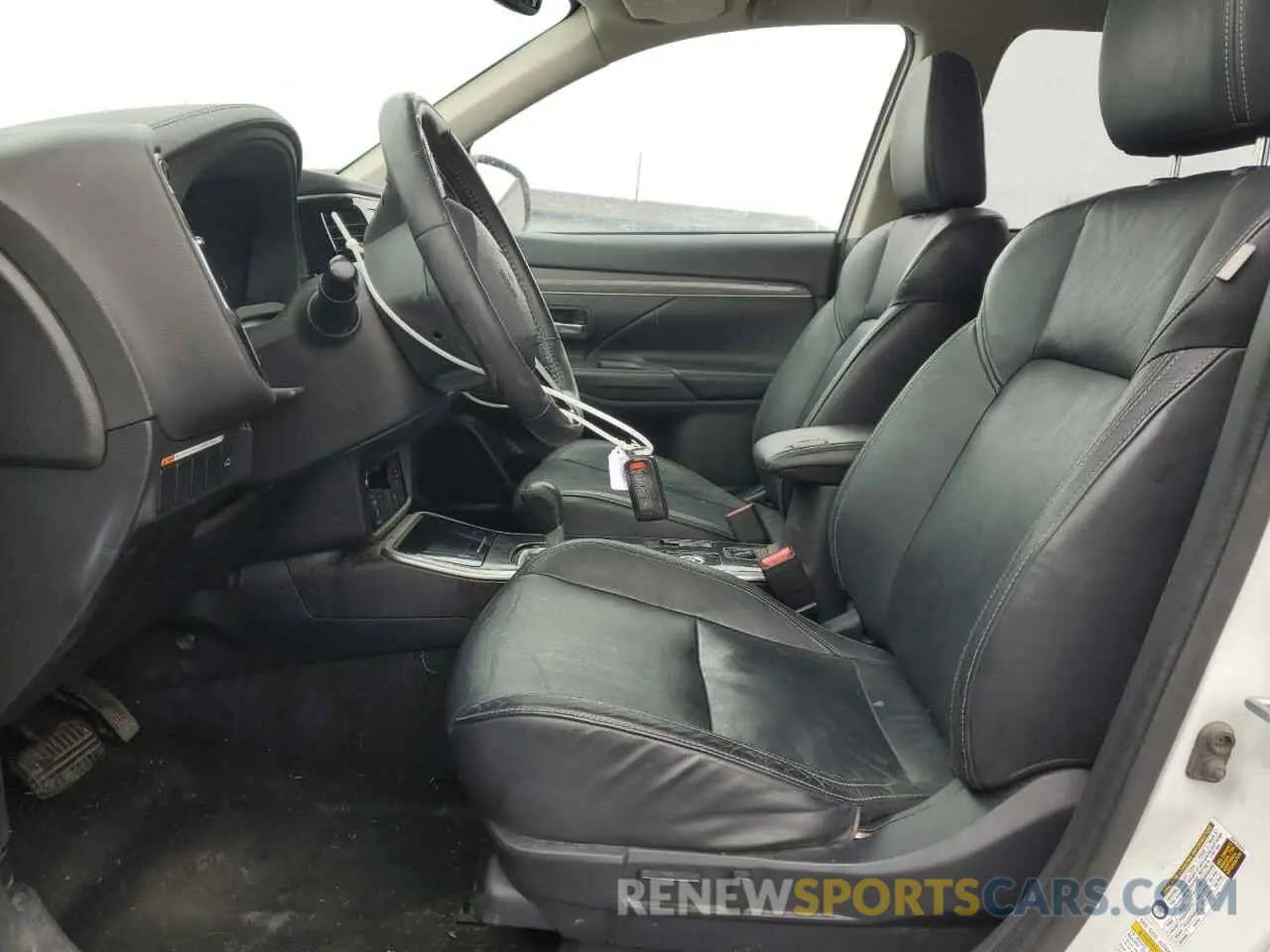 7 Photograph of a damaged car JA4AZ3A34KZ040272 MITSUBISHI OUTLANDER 2019