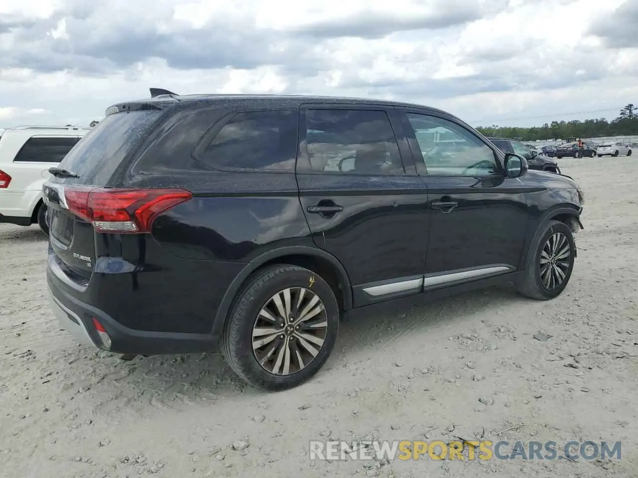 3 Photograph of a damaged car JA4AZ3A34KZ046072 MITSUBISHI OUTLANDER 2019