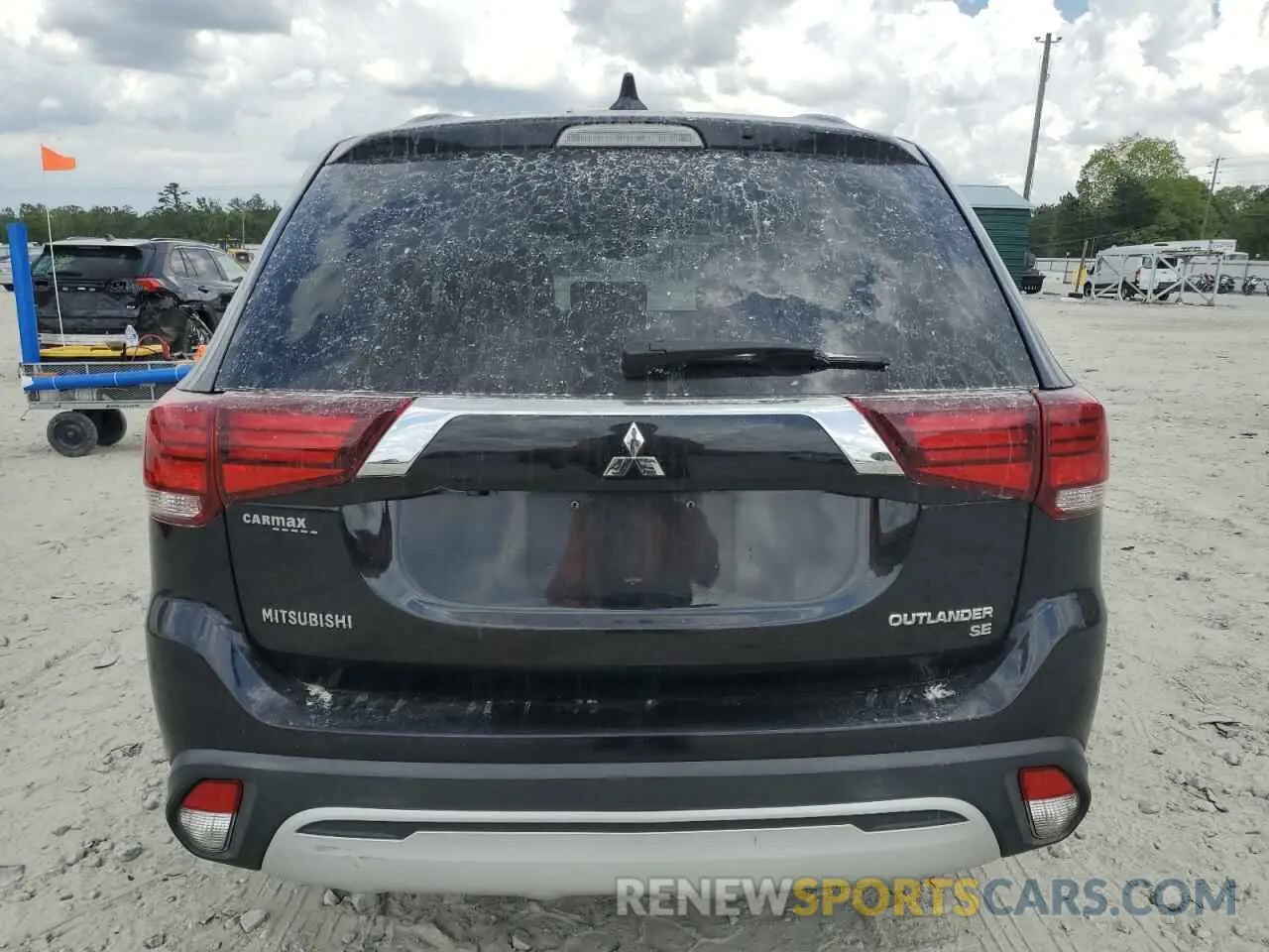 6 Photograph of a damaged car JA4AZ3A34KZ046072 MITSUBISHI OUTLANDER 2019