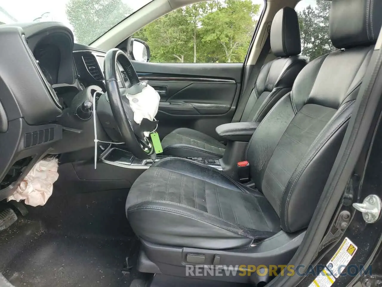 7 Photograph of a damaged car JA4AZ3A34KZ046072 MITSUBISHI OUTLANDER 2019