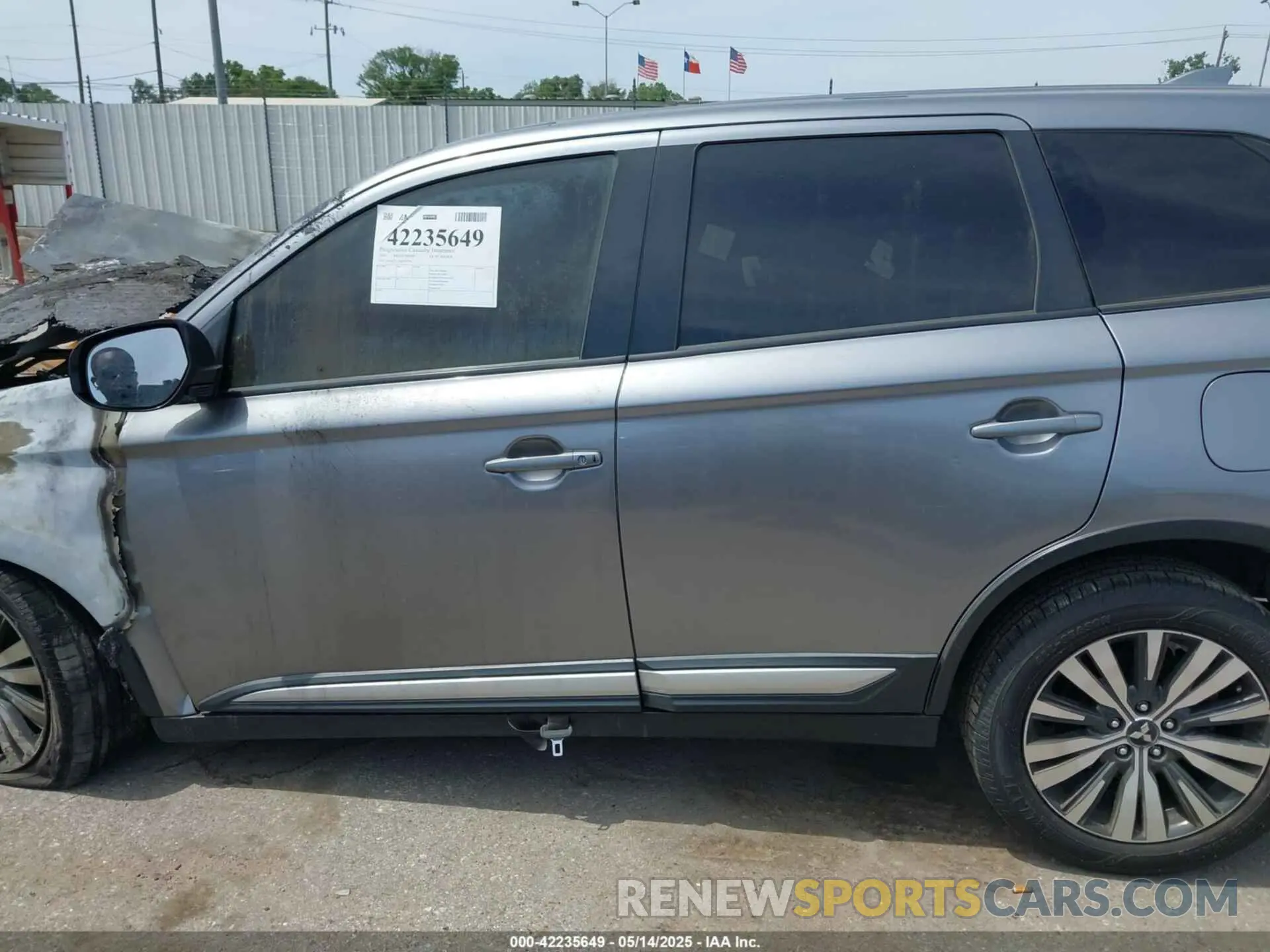 13 Photograph of a damaged car JA4AZ3A35KZ009709 MITSUBISHI OUTLANDER 2019