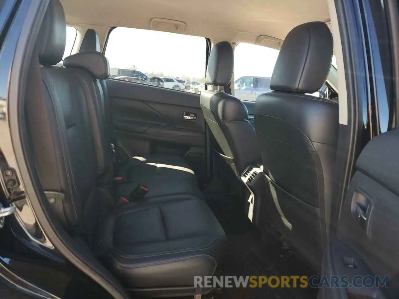 11 Photograph of a damaged car JA4AZ3A35KZ038059 MITSUBISHI OUTLANDER 2019