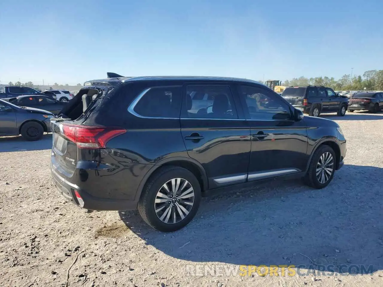 3 Photograph of a damaged car JA4AZ3A35KZ038059 MITSUBISHI OUTLANDER 2019
