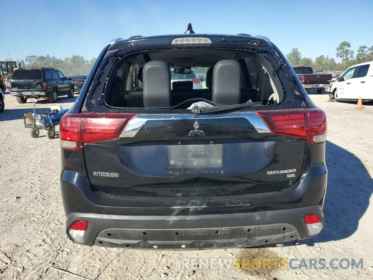 6 Photograph of a damaged car JA4AZ3A35KZ038059 MITSUBISHI OUTLANDER 2019