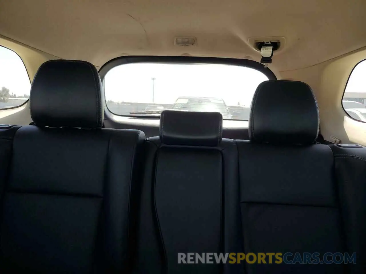 10 Photograph of a damaged car JA4AZ3A35KZ040037 MITSUBISHI OUTLANDER 2019
