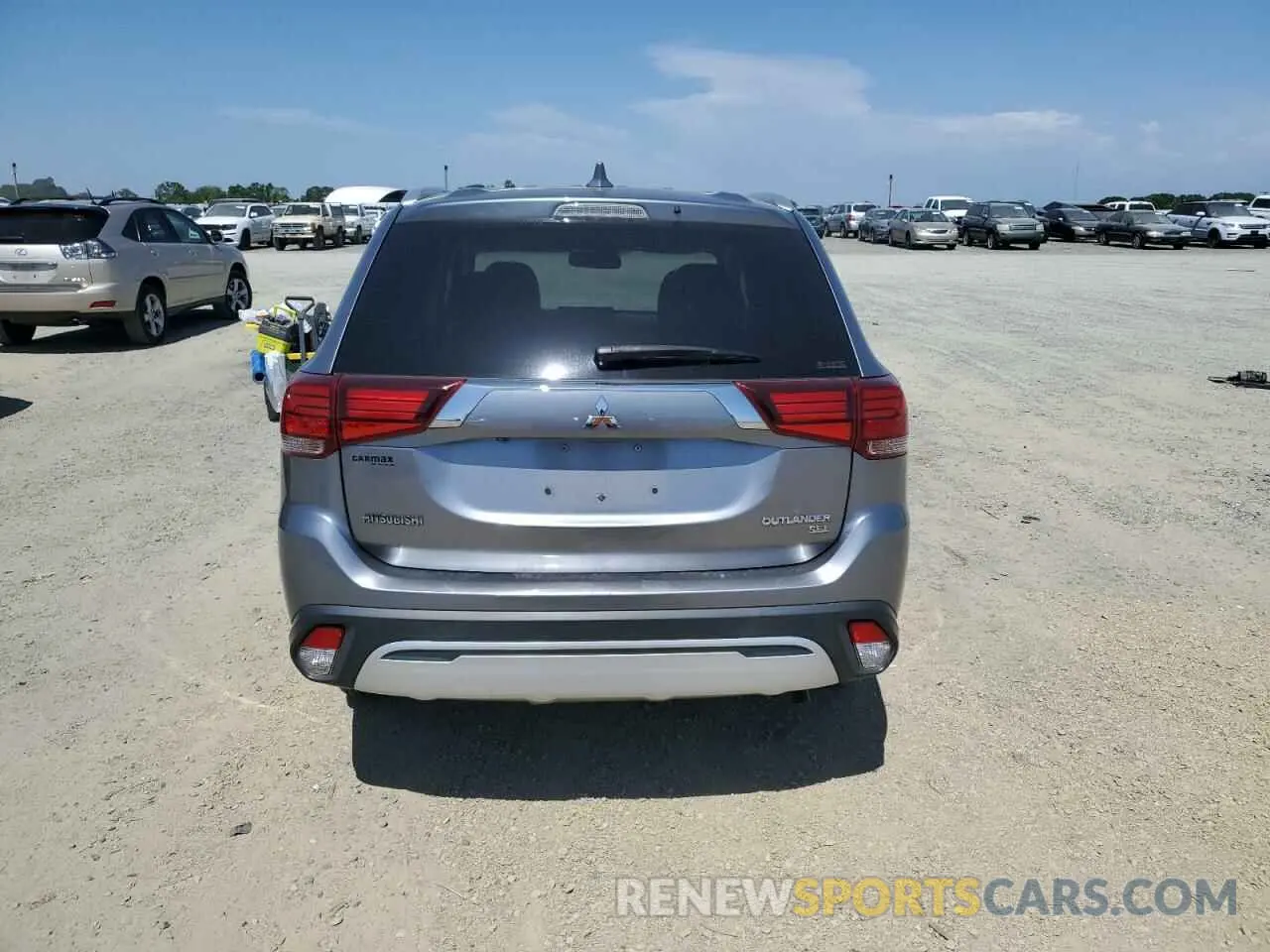 6 Photograph of a damaged car JA4AZ3A35KZ040037 MITSUBISHI OUTLANDER 2019