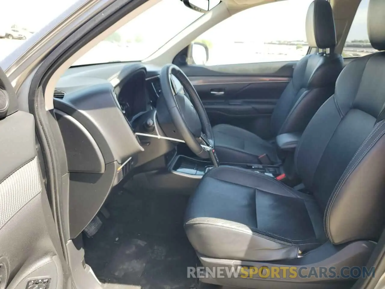 7 Photograph of a damaged car JA4AZ3A35KZ040037 MITSUBISHI OUTLANDER 2019