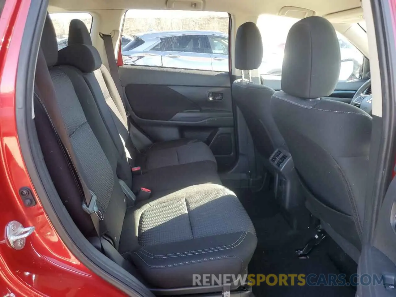11 Photograph of a damaged car JA4AZ3A36KZ019309 MITSUBISHI OUTLANDER 2019