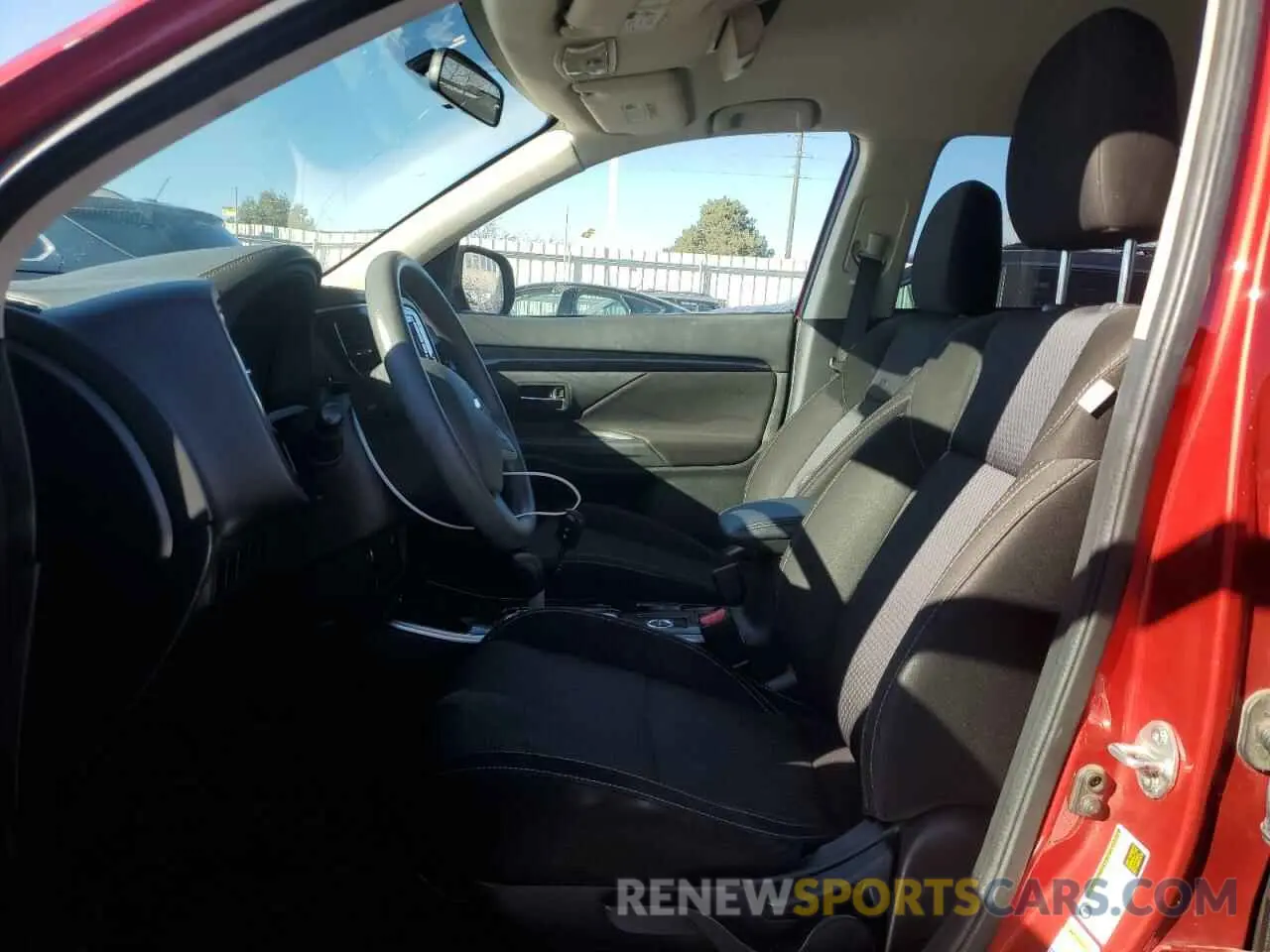 7 Photograph of a damaged car JA4AZ3A36KZ019309 MITSUBISHI OUTLANDER 2019