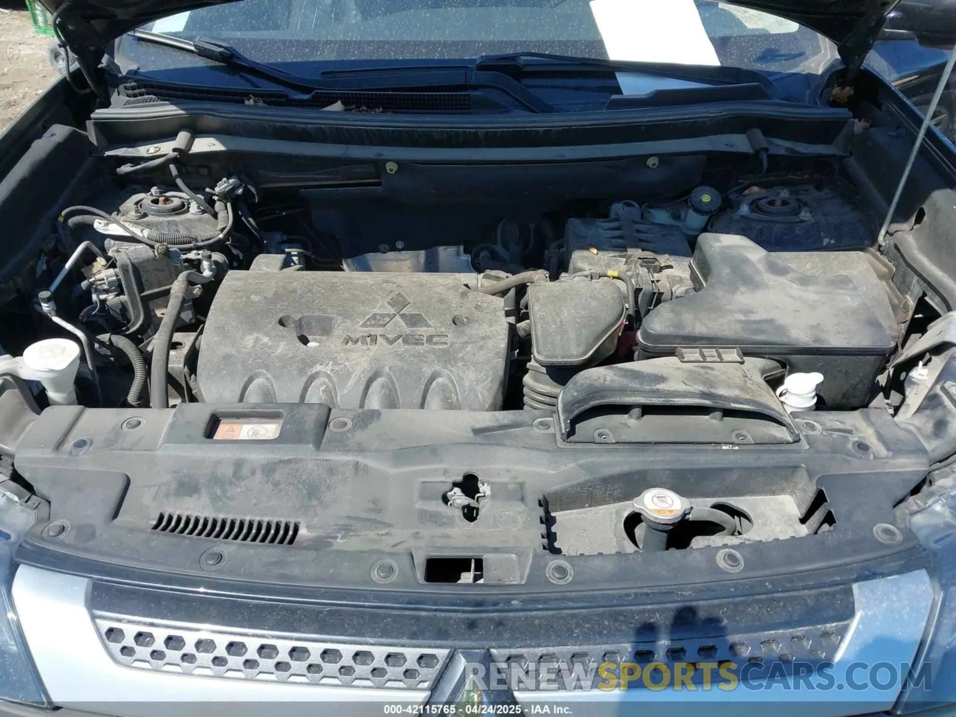 10 Photograph of a damaged car JA4AZ3A36KZ019410 MITSUBISHI OUTLANDER 2019