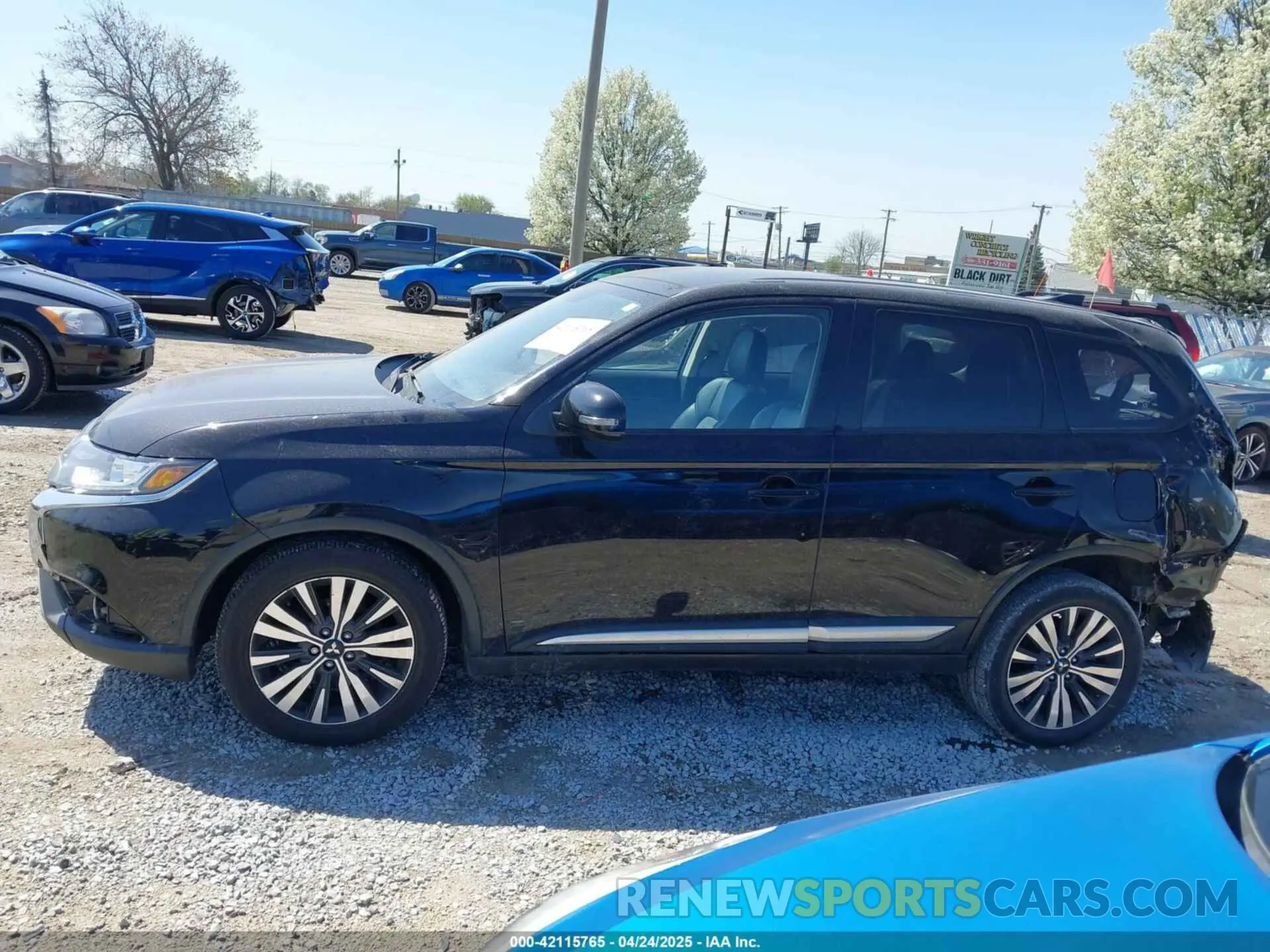 14 Photograph of a damaged car JA4AZ3A36KZ019410 MITSUBISHI OUTLANDER 2019