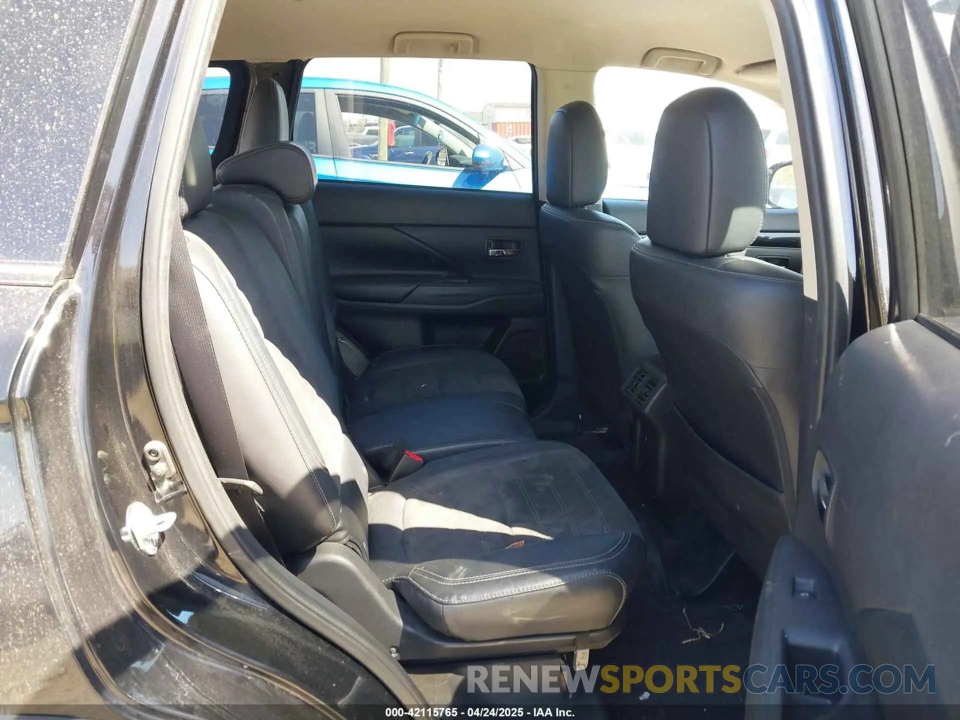 8 Photograph of a damaged car JA4AZ3A36KZ019410 MITSUBISHI OUTLANDER 2019