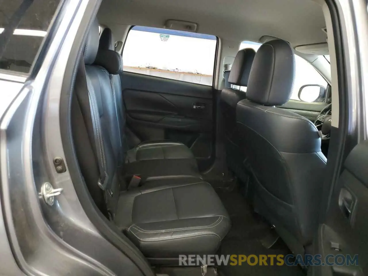 11 Photograph of a damaged car JA4AZ3A36KZ042069 MITSUBISHI OUTLANDER 2019