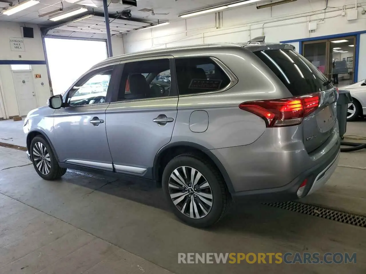 2 Photograph of a damaged car JA4AZ3A36KZ042069 MITSUBISHI OUTLANDER 2019