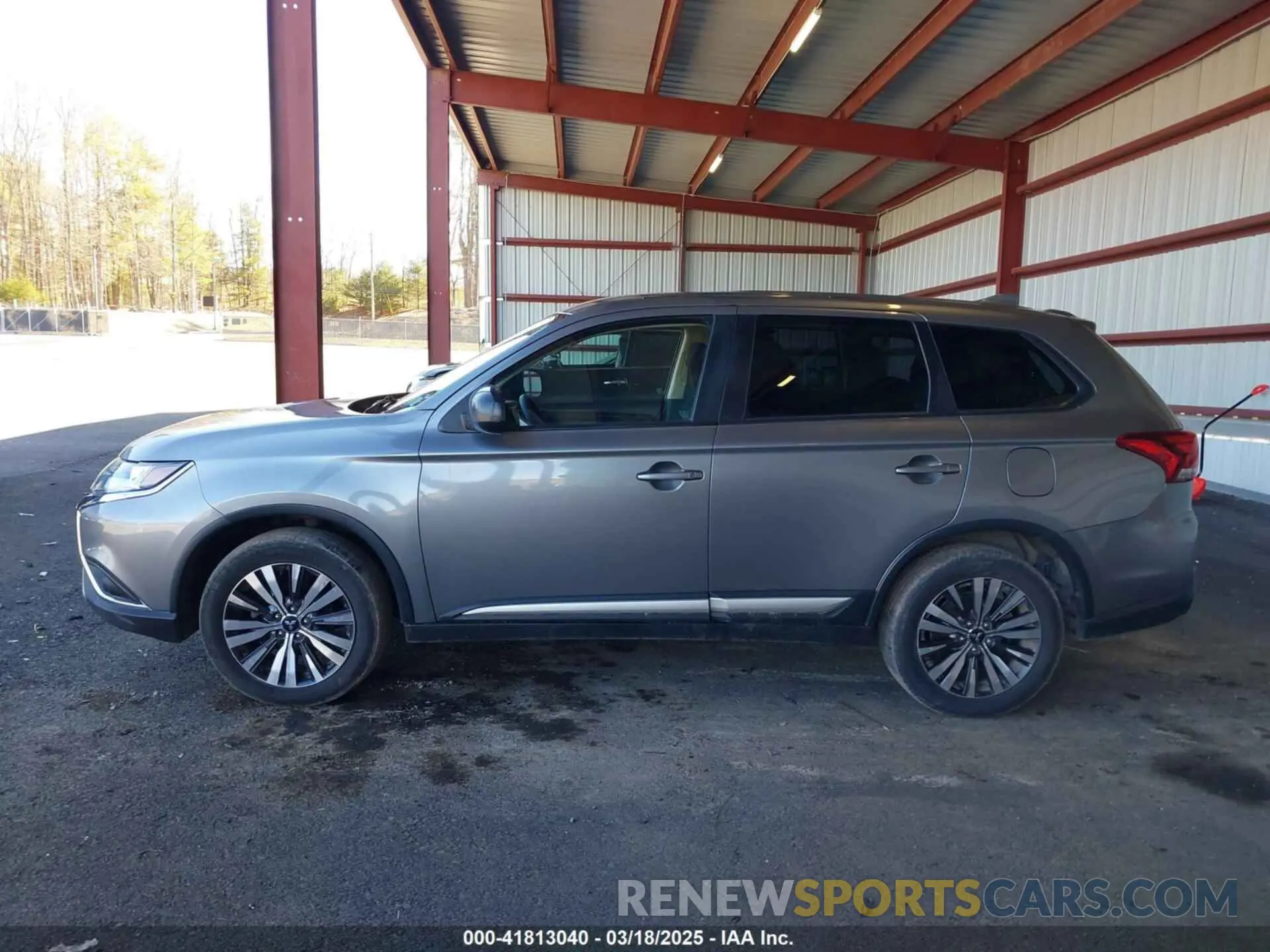 14 Photograph of a damaged car JA4AZ3A37KZ011574 MITSUBISHI OUTLANDER 2019