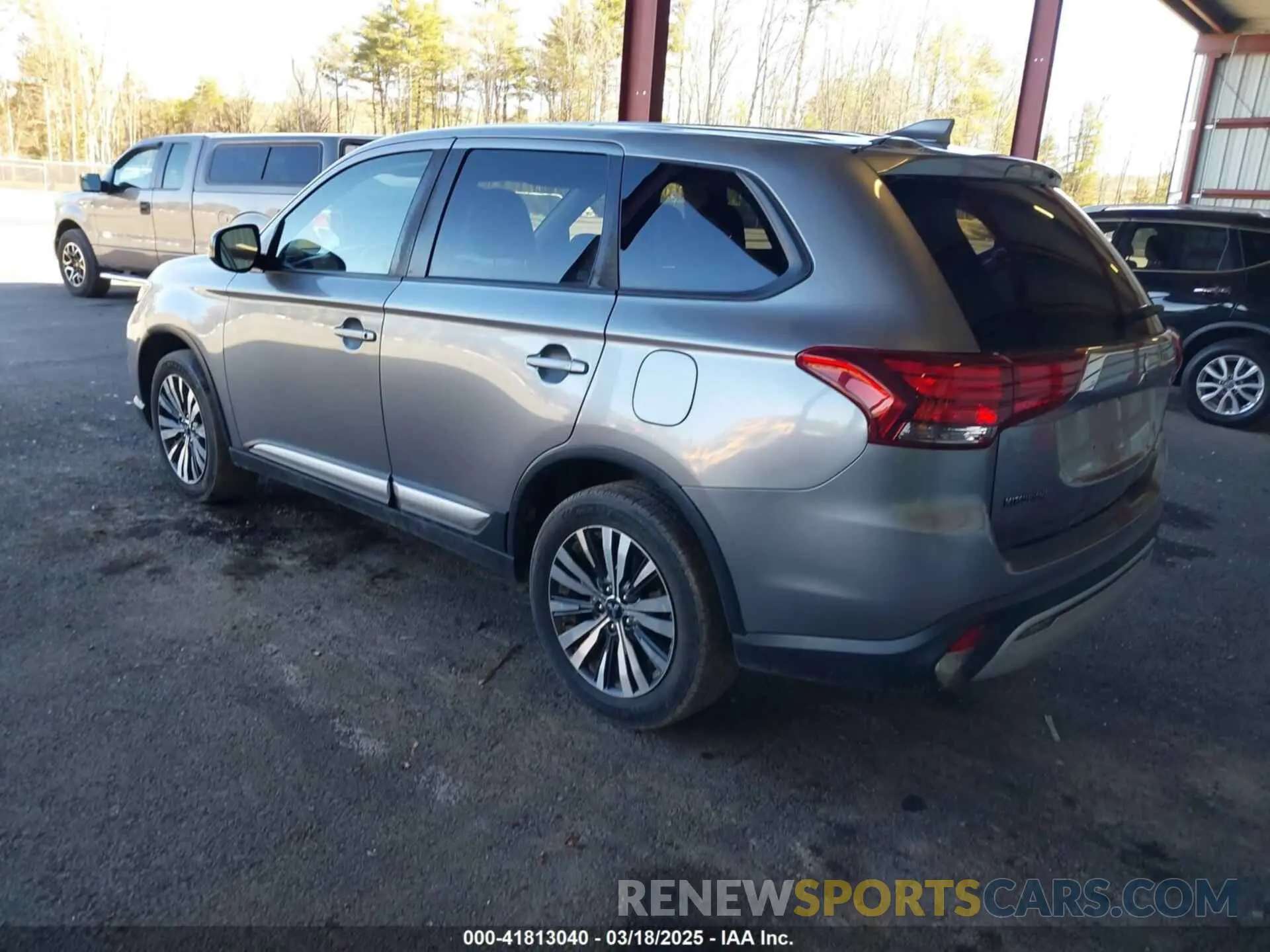 3 Photograph of a damaged car JA4AZ3A37KZ011574 MITSUBISHI OUTLANDER 2019