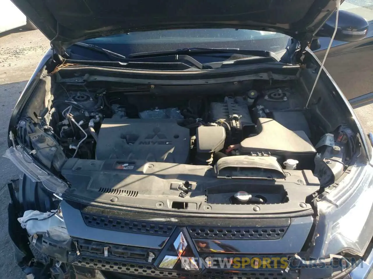 12 Photograph of a damaged car JA4AZ3A37KZ039195 MITSUBISHI OUTLANDER 2019