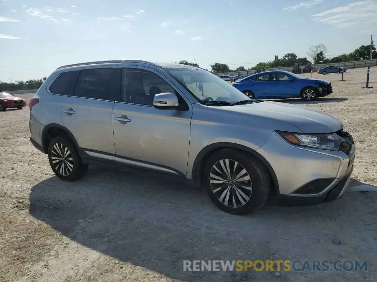 4 Photograph of a damaged car JA4AZ3A37KZ042274 MITSUBISHI OUTLANDER 2019