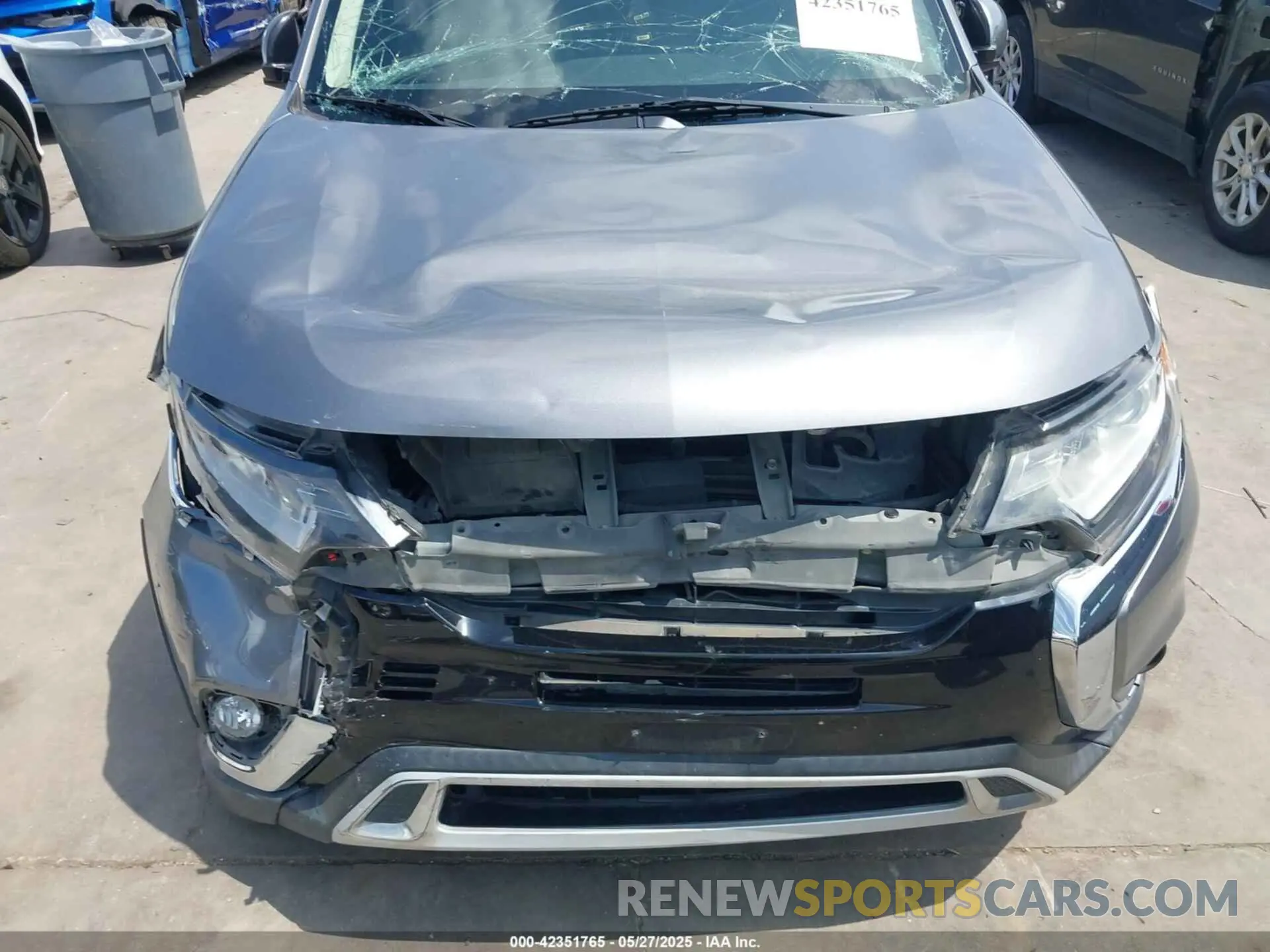 18 Photograph of a damaged car JA4AZ3A38KJ000694 MITSUBISHI OUTLANDER 2019