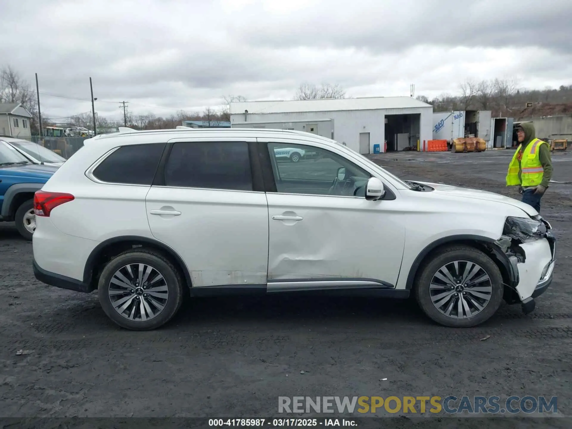 13 Photograph of a damaged car JA4AZ3A38KZ051047 MITSUBISHI OUTLANDER 2019