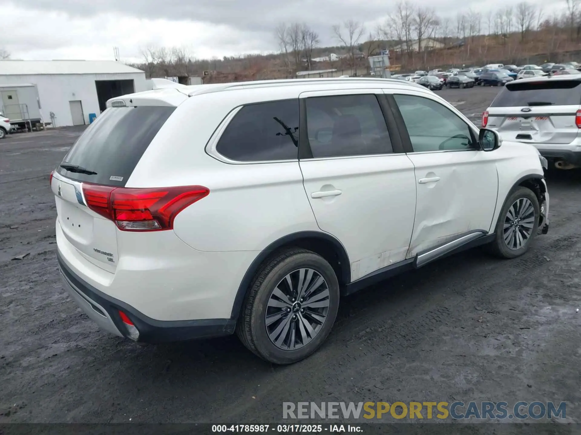 4 Photograph of a damaged car JA4AZ3A38KZ051047 MITSUBISHI OUTLANDER 2019