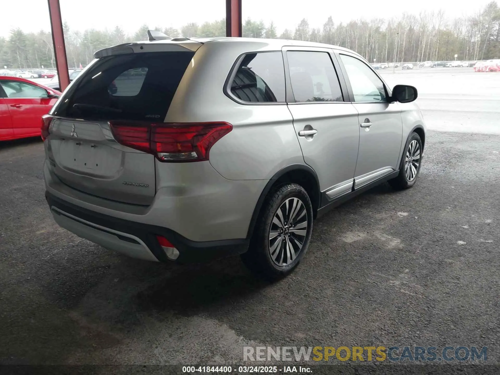 4 Photograph of a damaged car JA4AZ3A39KZ003993 MITSUBISHI OUTLANDER 2019