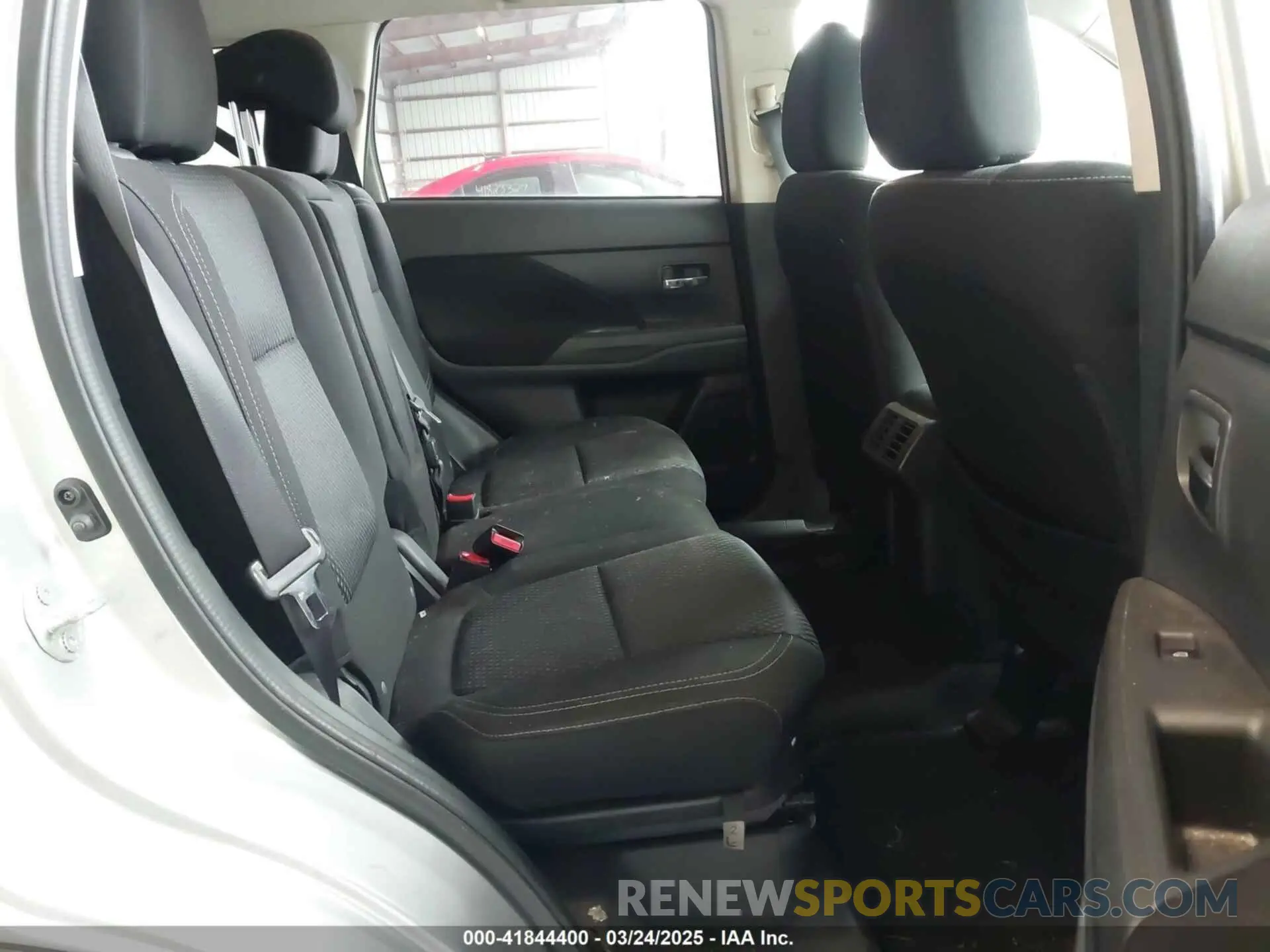 8 Photograph of a damaged car JA4AZ3A39KZ003993 MITSUBISHI OUTLANDER 2019