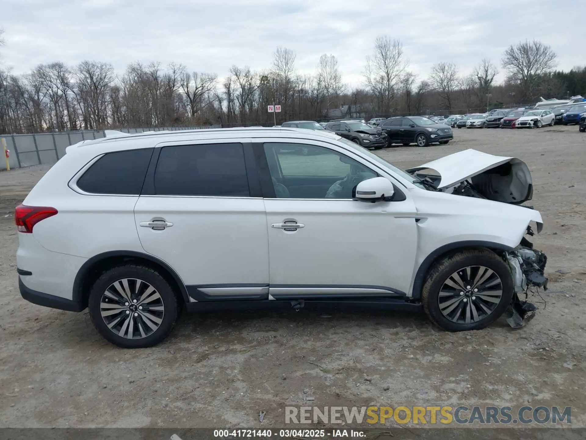 13 Photograph of a damaged car JA4AZ3A39KZ005940 MITSUBISHI OUTLANDER 2019