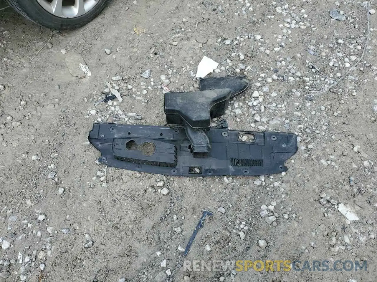 13 Photograph of a damaged car JA4AZ3A39KZ044060 MITSUBISHI OUTLANDER 2019