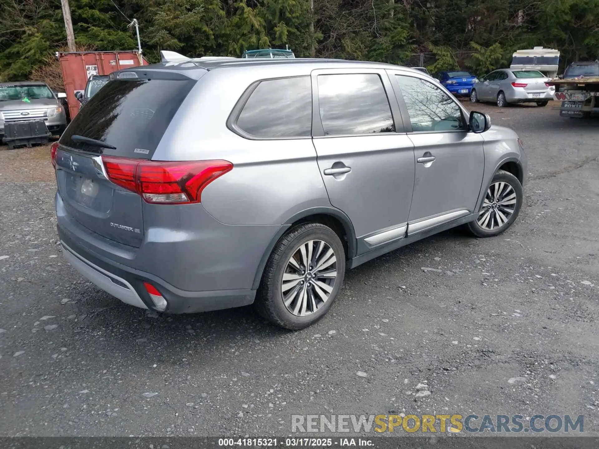 4 Photograph of a damaged car JA4AZ3A39KZ044527 MITSUBISHI OUTLANDER 2019