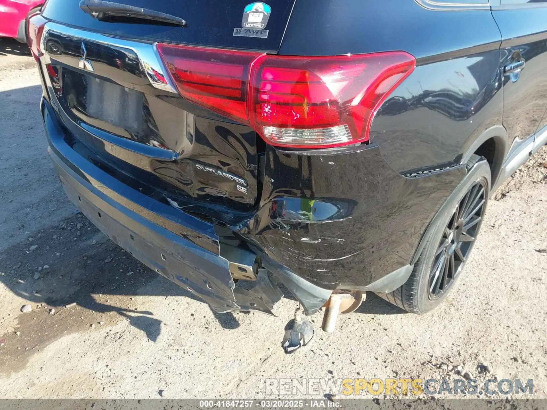 17 Photograph of a damaged car JA4AZ3A39KZ051123 MITSUBISHI OUTLANDER 2019