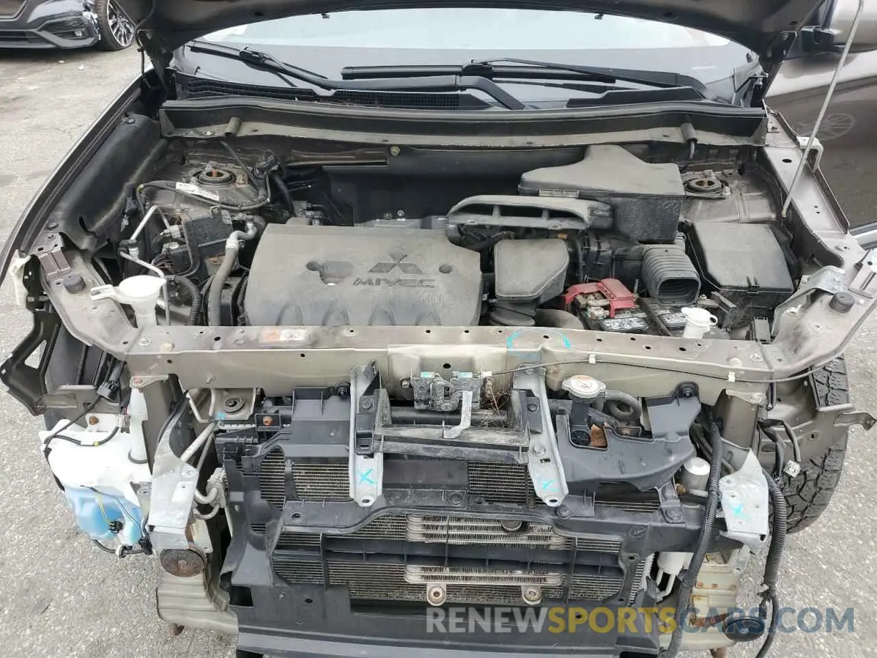 12 Photograph of a damaged car JA4AZ3A3XKZ008927 MITSUBISHI OUTLANDER 2019