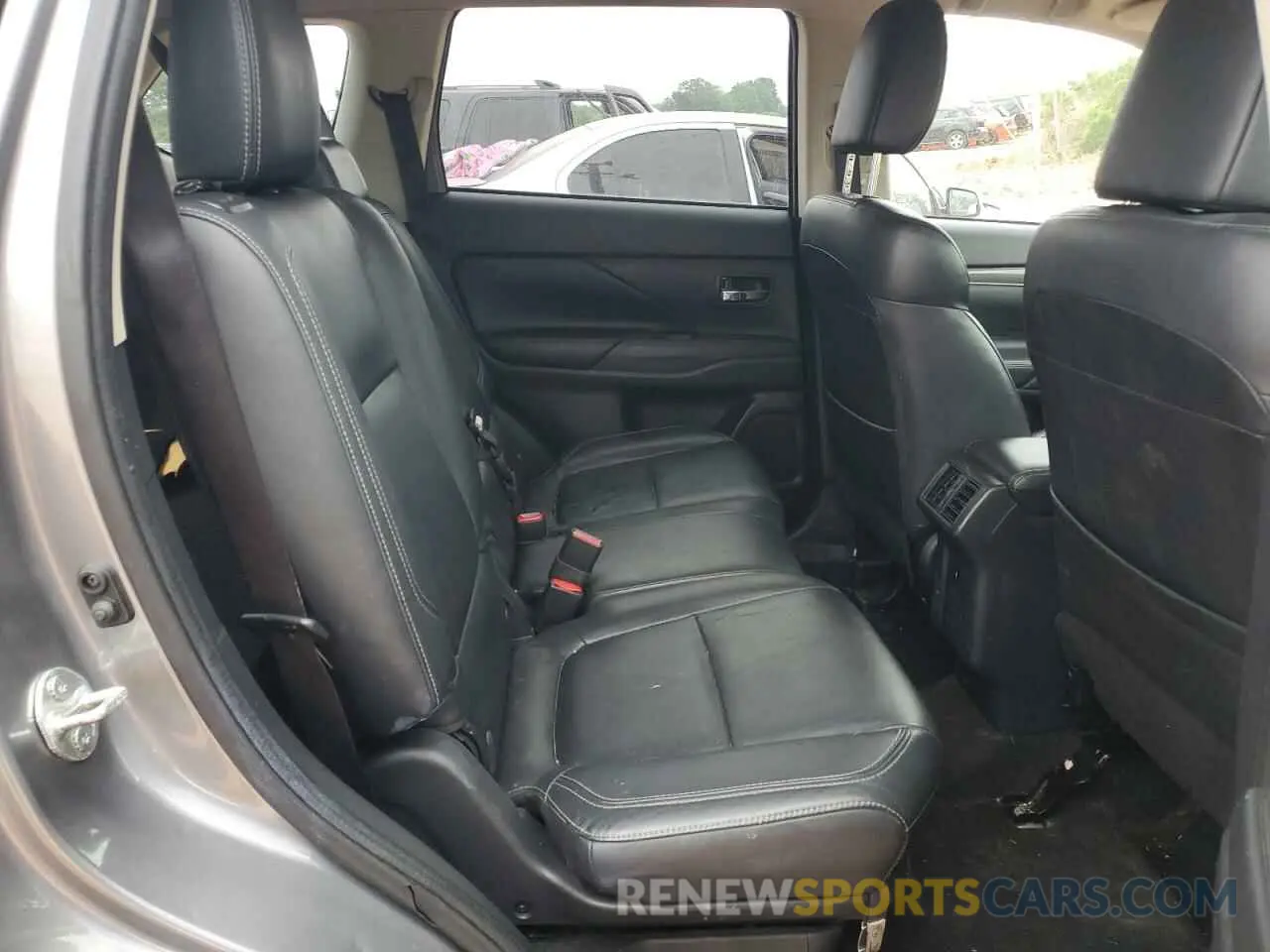 11 Photograph of a damaged car JA4AZ3A3XKZ020754 MITSUBISHI OUTLANDER 2019
