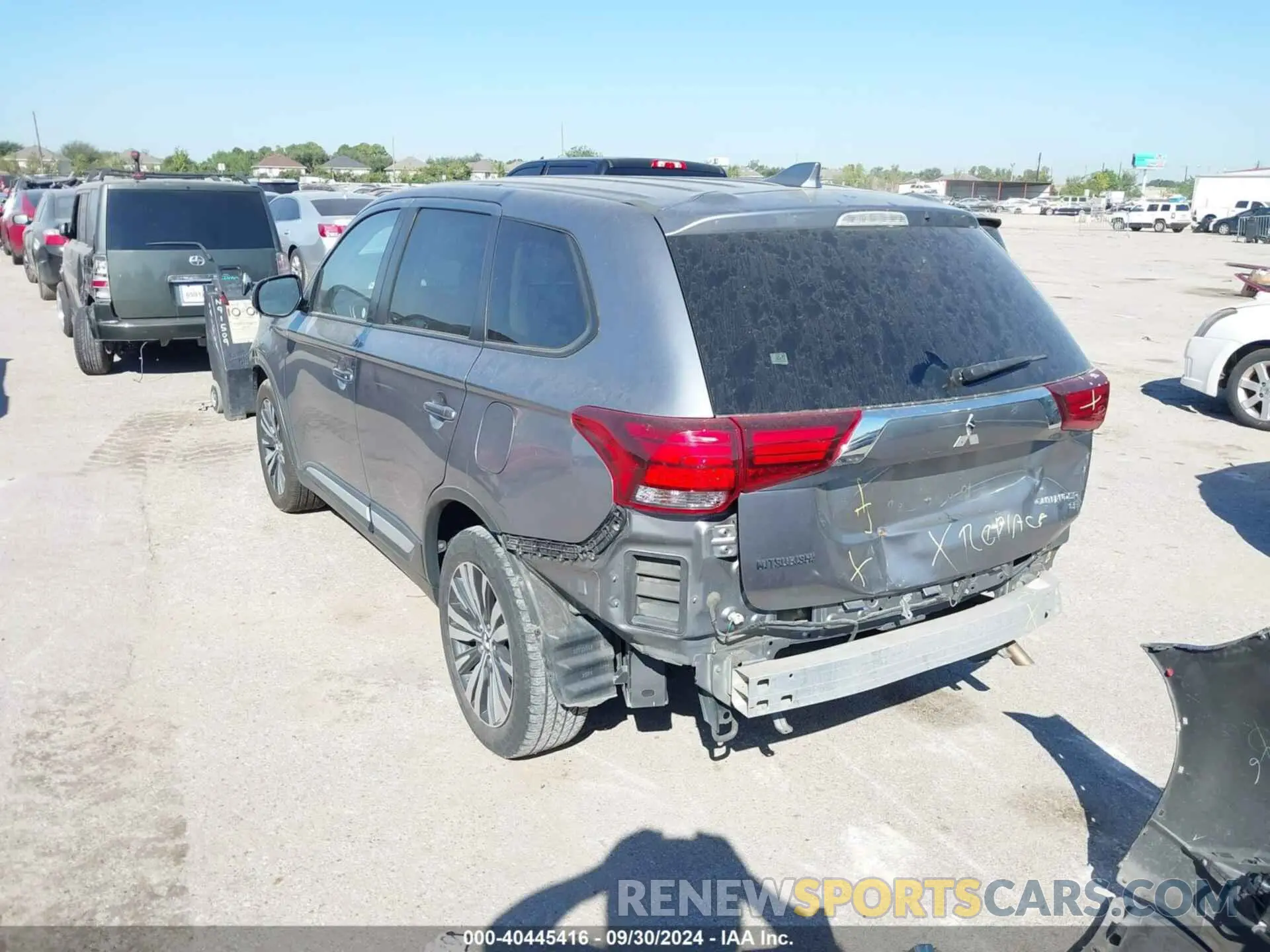 3 Photograph of a damaged car JA4AZ3A3XKZ023704 MITSUBISHI OUTLANDER 2019