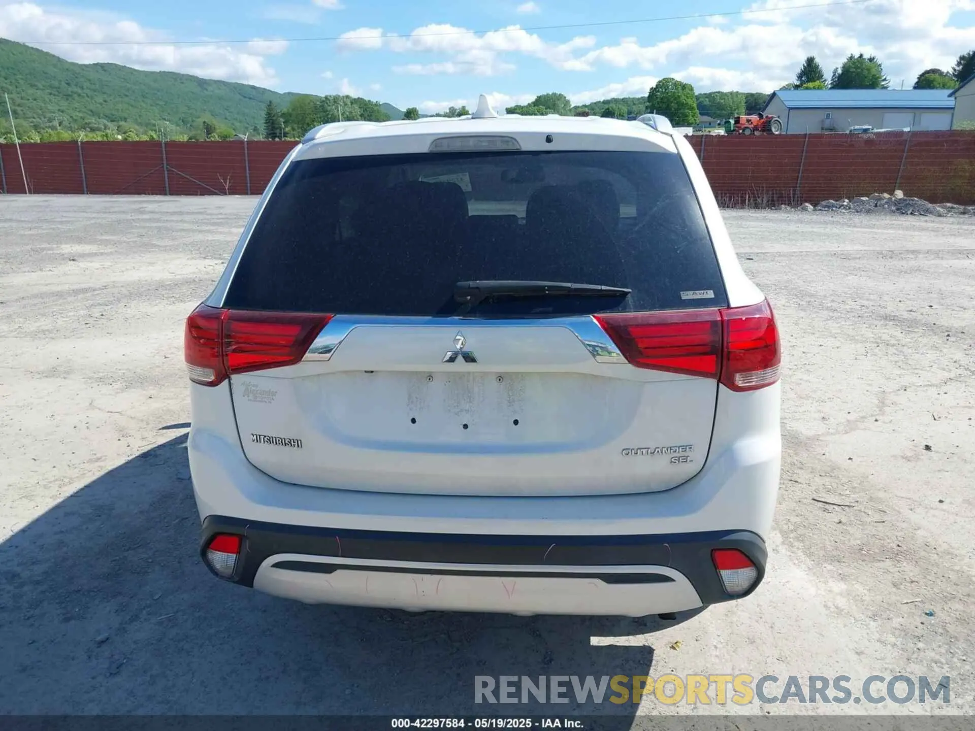 16 Photograph of a damaged car JA4AZ3A3XKZ036453 MITSUBISHI OUTLANDER 2019