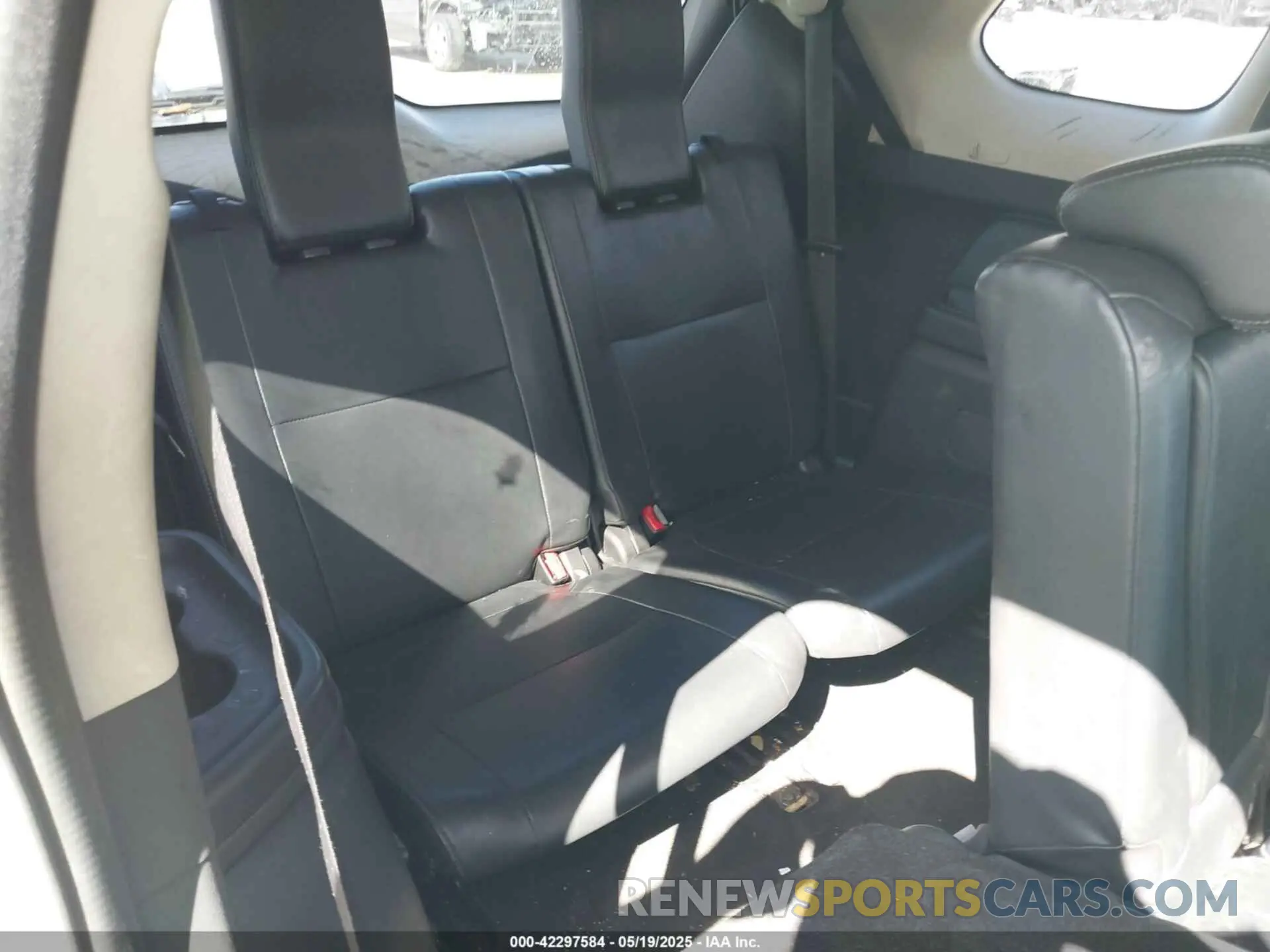 8 Photograph of a damaged car JA4AZ3A3XKZ036453 MITSUBISHI OUTLANDER 2019