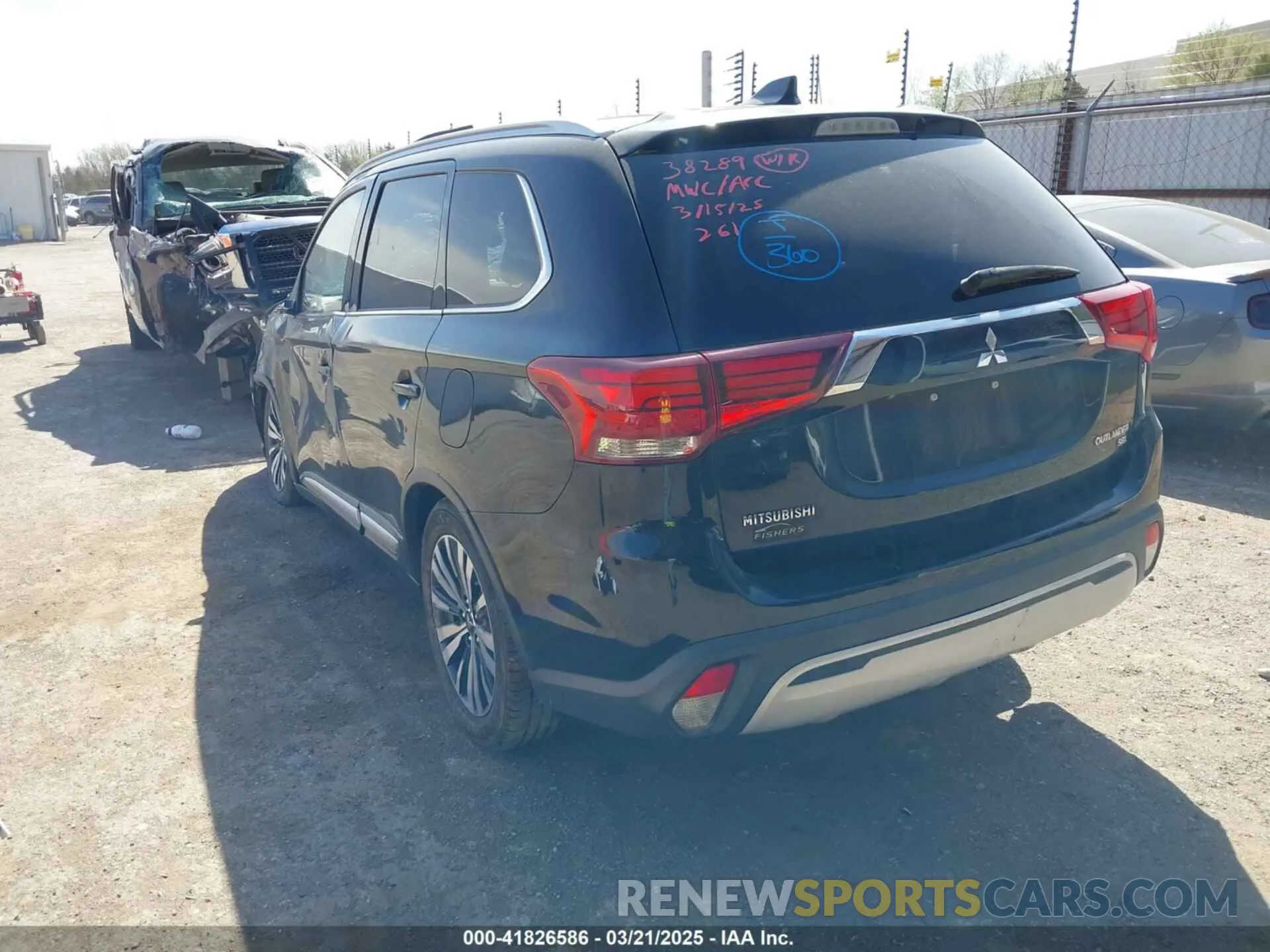 3 Photograph of a damaged car JA4AZ3A3XKZ041541 MITSUBISHI OUTLANDER 2019