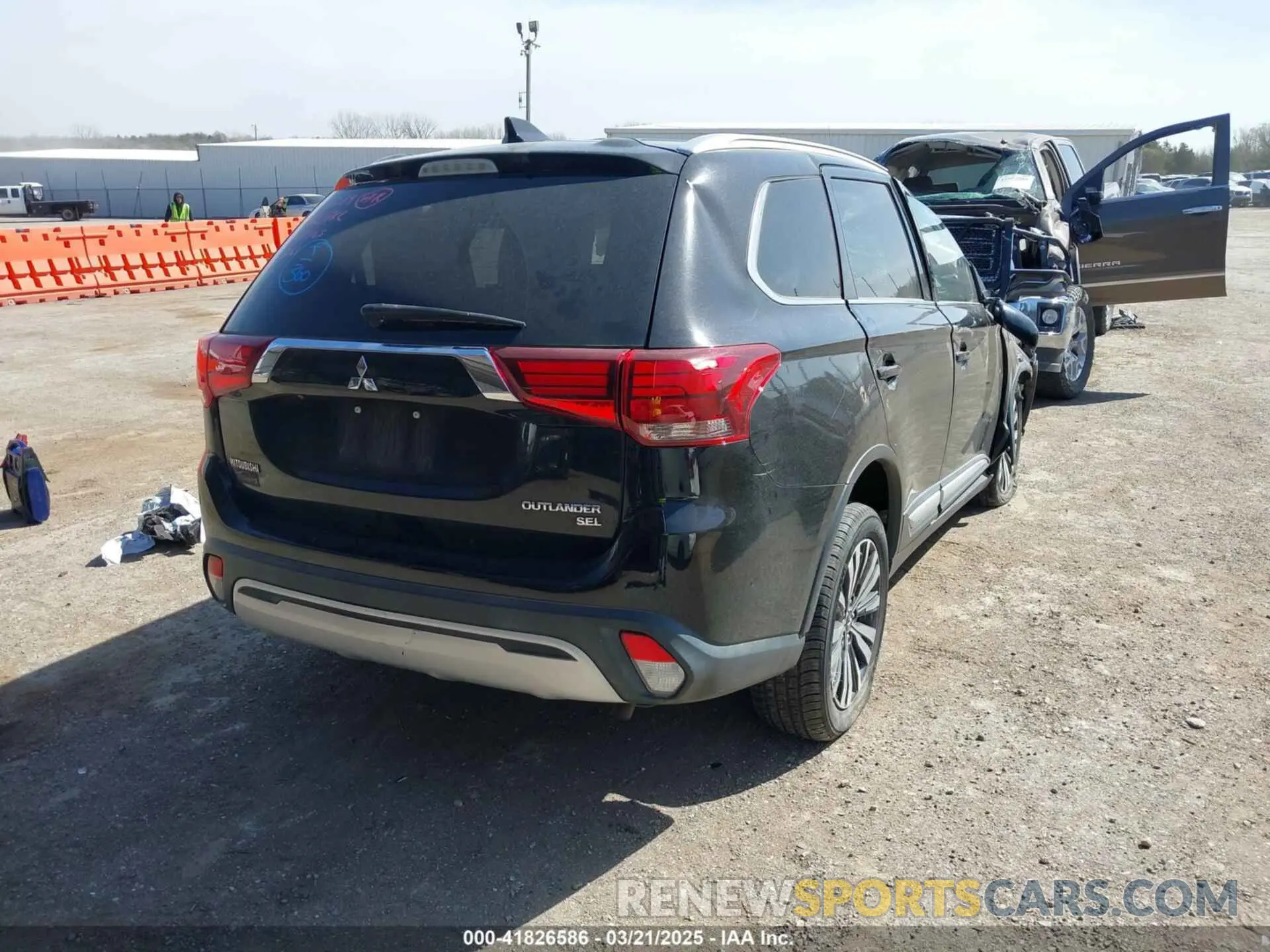 4 Photograph of a damaged car JA4AZ3A3XKZ041541 MITSUBISHI OUTLANDER 2019