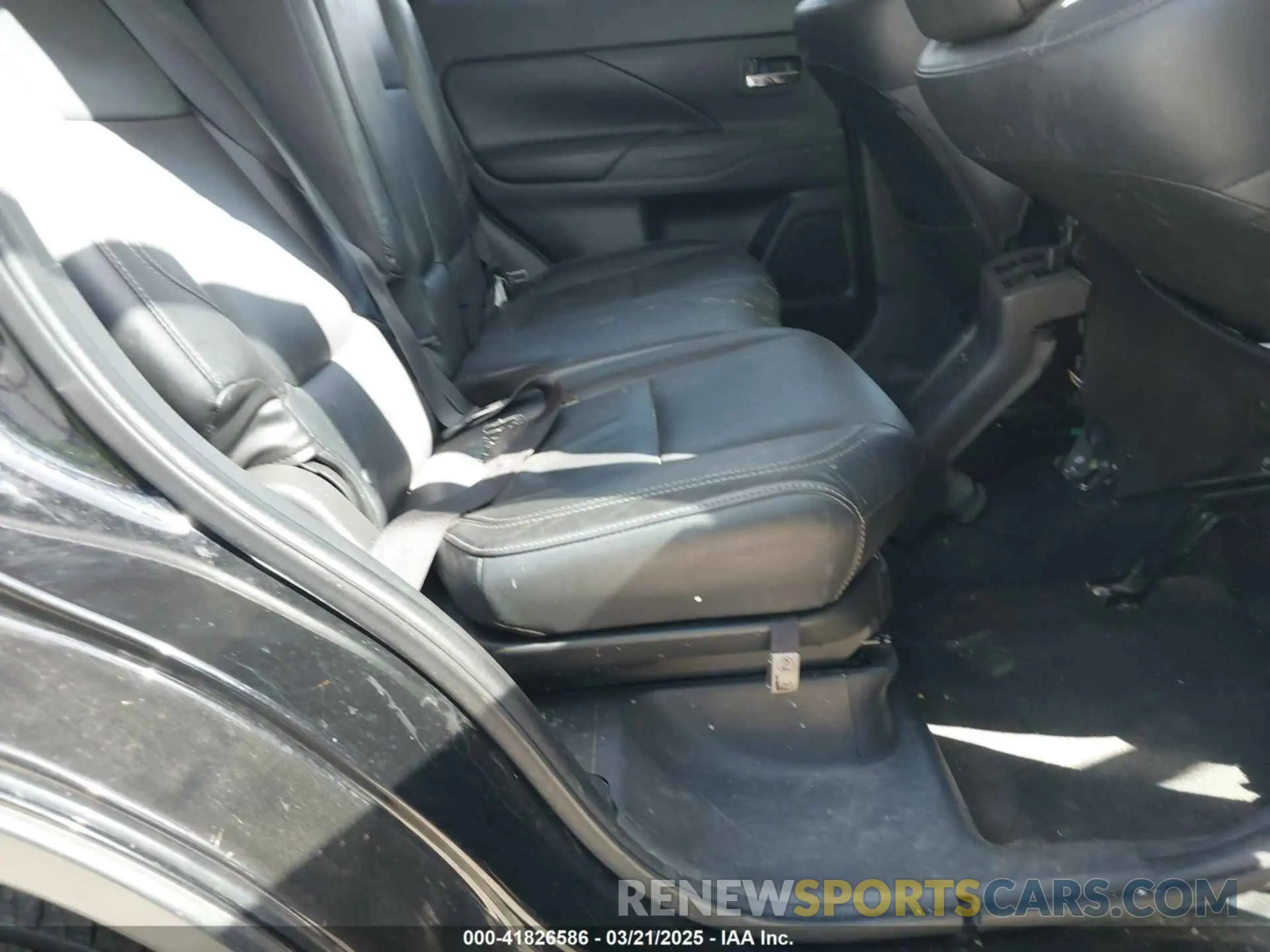 8 Photograph of a damaged car JA4AZ3A3XKZ041541 MITSUBISHI OUTLANDER 2019