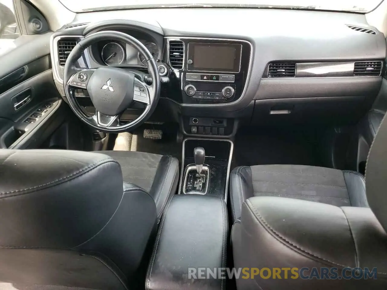 8 Photograph of a damaged car JA4AZ3A3XKZ053804 MITSUBISHI OUTLANDER 2019