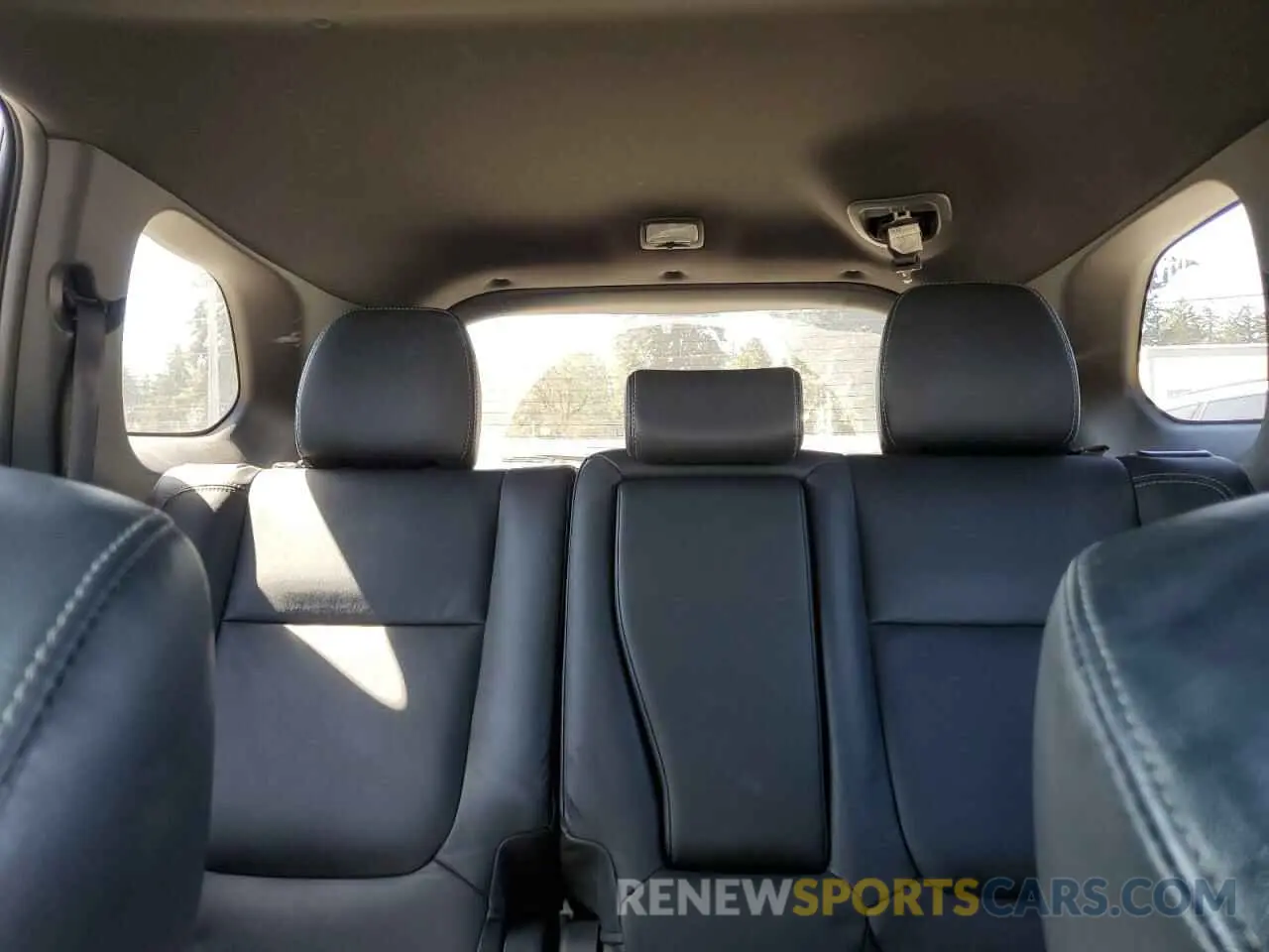 10 Photograph of a damaged car JA4J24A50KZ049563 MITSUBISHI OUTLANDER 2019