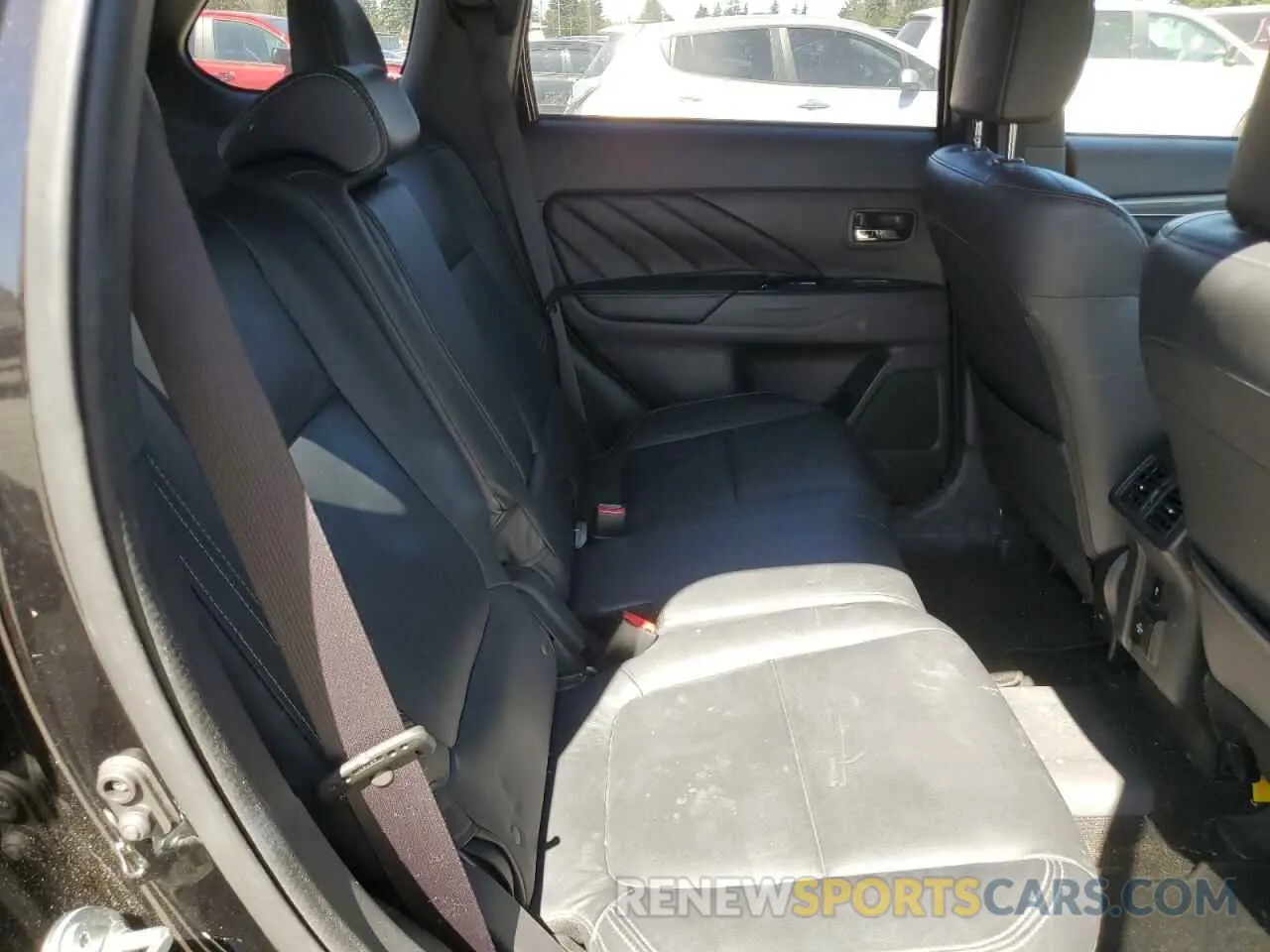 11 Photograph of a damaged car JA4J24A50KZ049563 MITSUBISHI OUTLANDER 2019